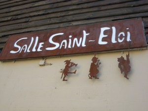 Salle Saint-Eloi dans le village de Becco